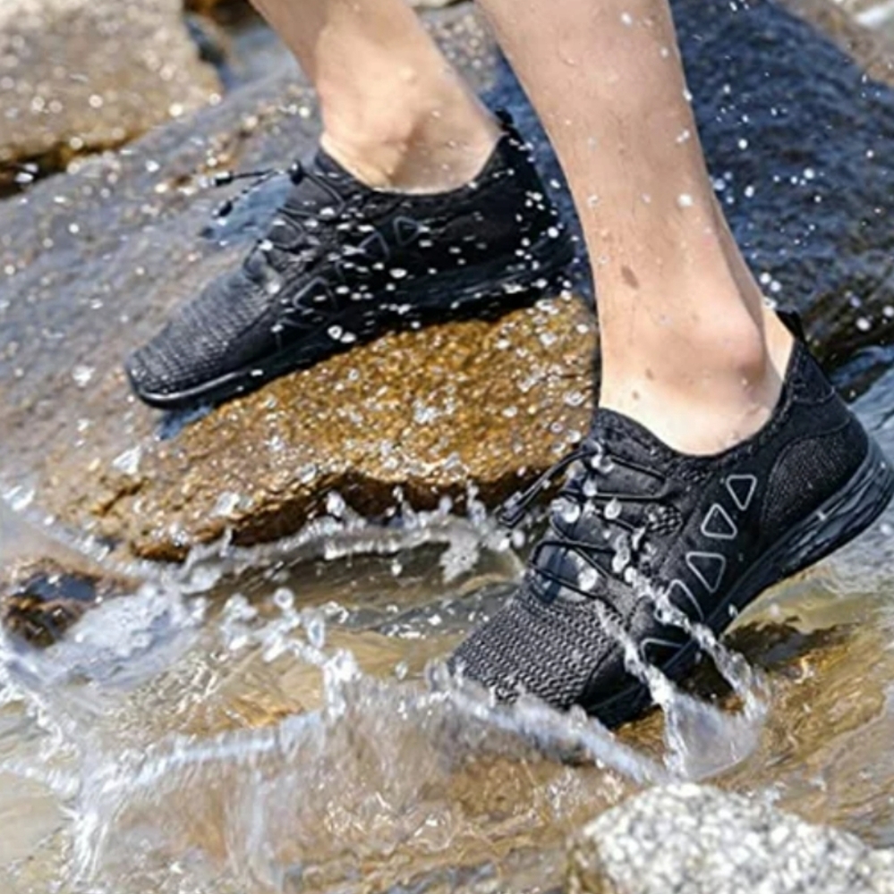 NEW Water Shoes, Aqua Shoes with Elastic Laces Size 40 Or Womens 9, Mens 7